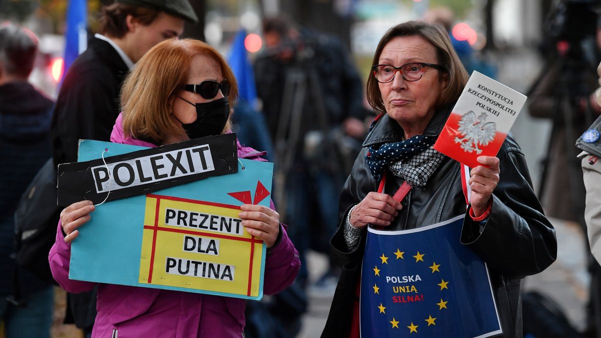 Polská „hra s ohněm“. Politici se obávají rozchodu Polska s EU